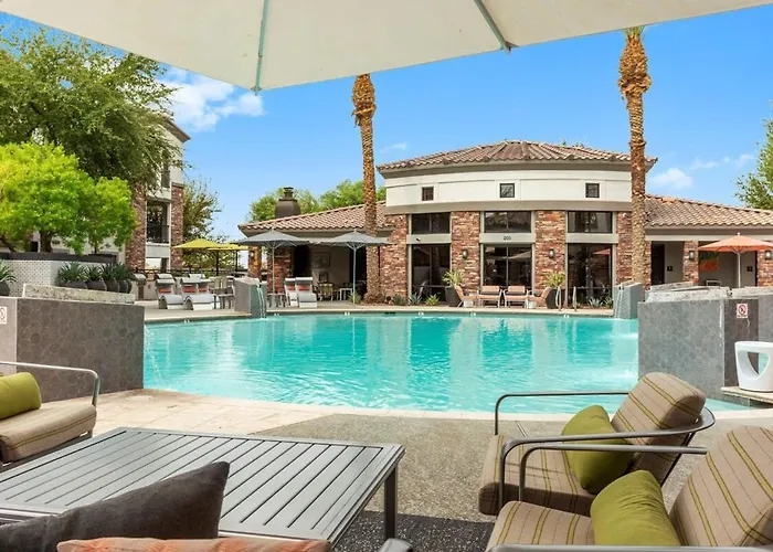 Cozysuites By The Stadium With Pool 14 *