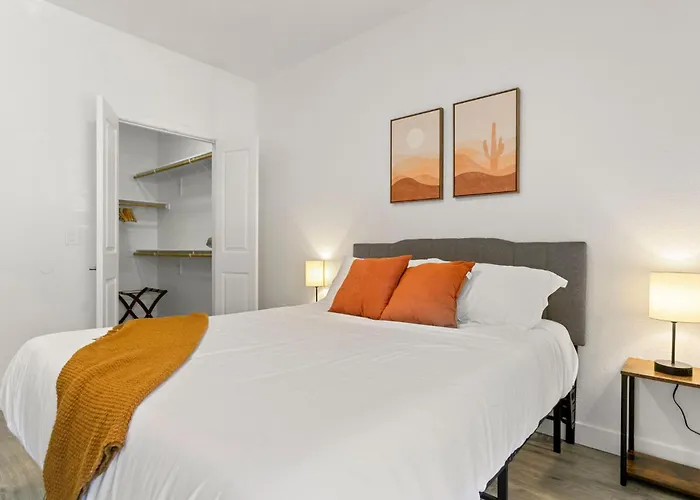 Cozysuites By The Stadium With Pool 14 Apartment