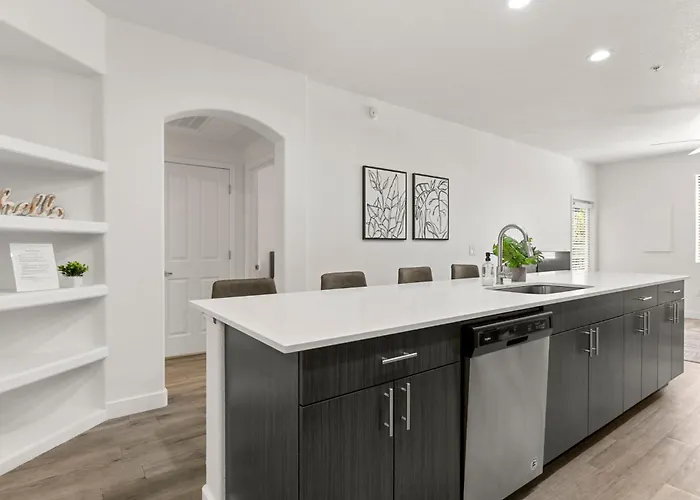 Apartment Cozysuites By The Stadium With Pool 14