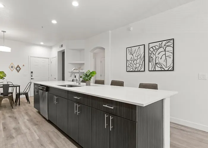 Apartment Cozysuites By The Stadium With Pool 14 Glendale