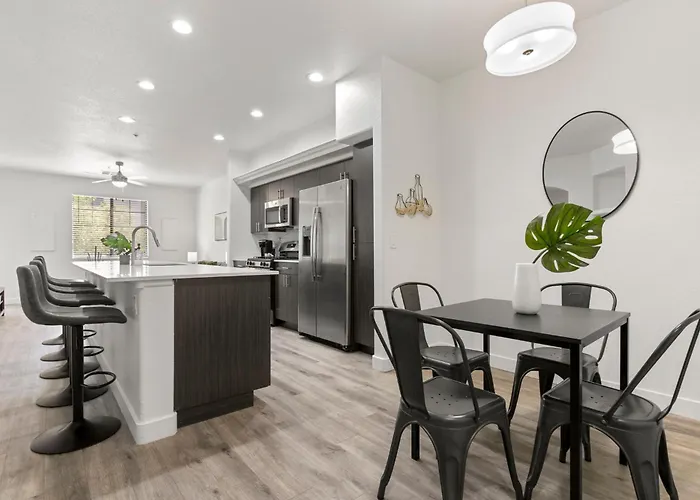 Apartment Cozysuites By The Stadium With Pool 14