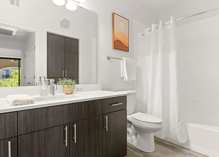 Cozysuites By The Stadium With Pool 14 Apartment Glendale