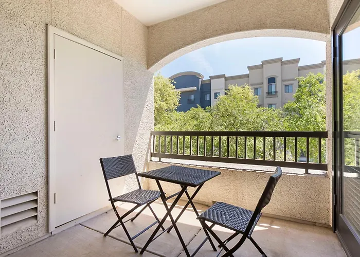 Cozysuites By The Stadium With Pool 14